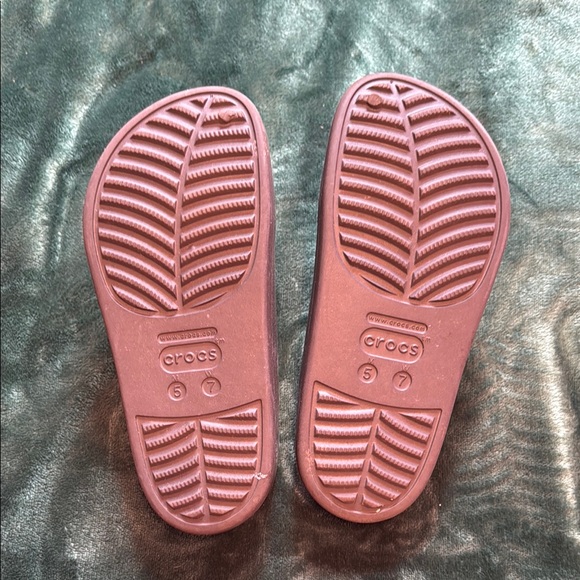 Crocs Clogs - Picture 2 of 2